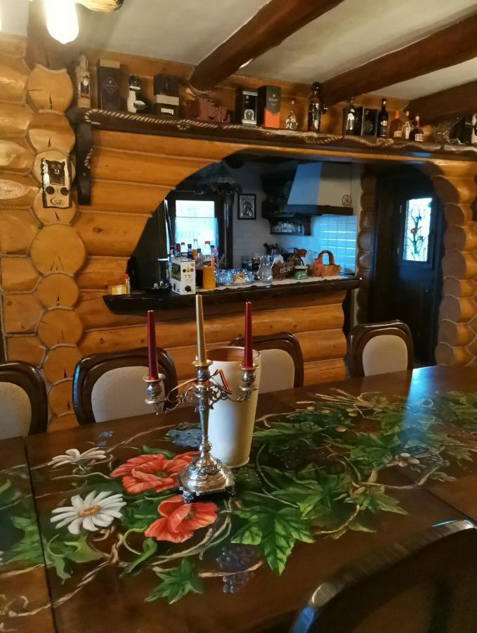 Casa De Poveste Sucevita Eksteriør billede